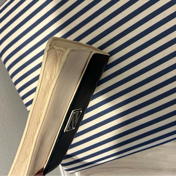 Two tone Marc Jacob’s clutch - Picture 4 of 5